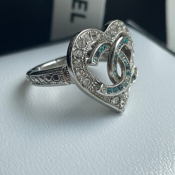 Chanel A16 Heart Ring | Ombre Blue Strass Crystals, CC, Rare Silver Statement, 6 - Picture 12 of 16